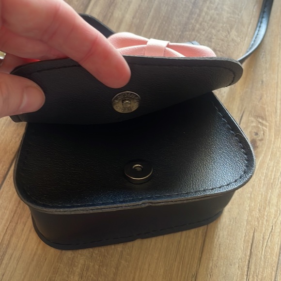 Hello Kitty Purse - Picture 4 of 9